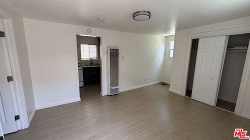 8804-14-8804 Beach Street, Los Angeles, CA, 90002 | Card Image