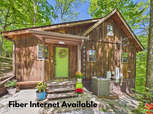 4525 Gribble Rd, Maryville, TN, 37803-1827 | Card Image