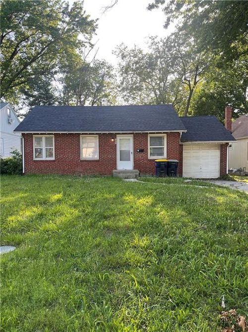7406 Tracy Ave, Kansas City, MO, 64131-1736 | Card Image
