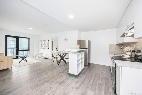 8d-70 45th Ave, Woodside, NY, 11377-5107 | Card Image