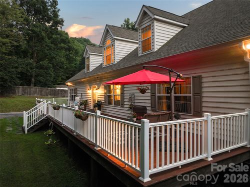 165 Sequoyah Dr, Waynesville, NC, 28785-8471 | Card Image