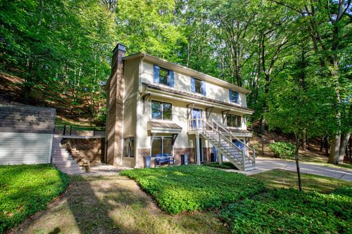 401 Stickney Ridge Rd, Grand Haven, MI, 49417-8633 | Card Image