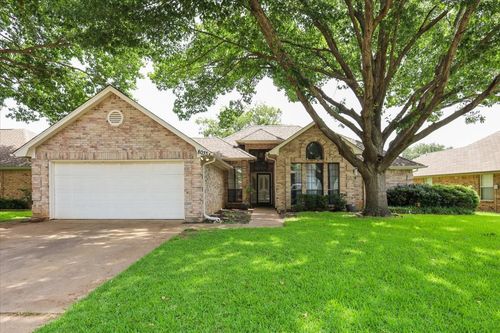 8033 Moss Rock Dr, Fort Worth, TX, 76123-1395 | Card Image