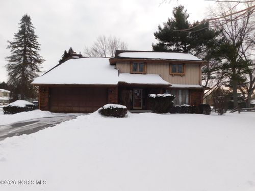 5637 Swan Creek Dr, Toledo, OH, 43614-1102 | Card Image