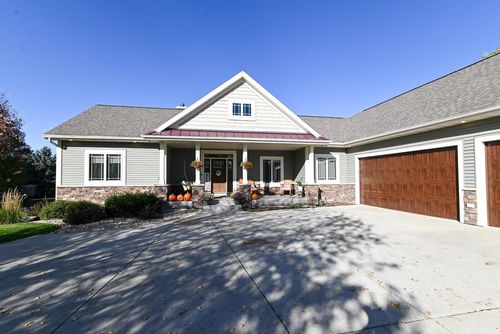3168 Castleton Xing, Sun Prairie, WI, 53590-8800 | Card Image