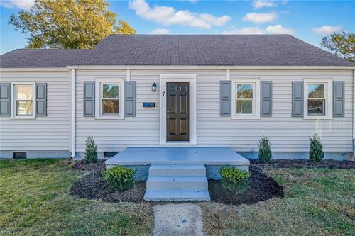 7 Mohican Dr, Portsmouth, VA, 23701-2421 | Card Image