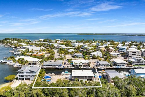 58 S Blackwater Ln, Key Largo, FL, 33037-2907 | Card Image