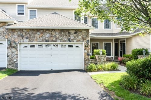 19 Pebble Beach Dr, Livingston, NJ, 07039-8206 | Card Image