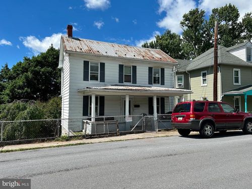113 Fairfax St, MARTINSBURG, WV, 25401-4107 | Card Image
