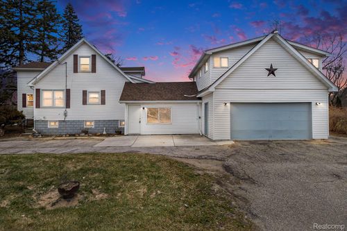 4138 Lapeer Rd, Burton, MI, 48509-1710 | Card Image