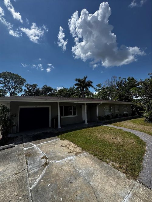 2552 Columbus Street, FORT MYERS, FL, 33901 | Card Image