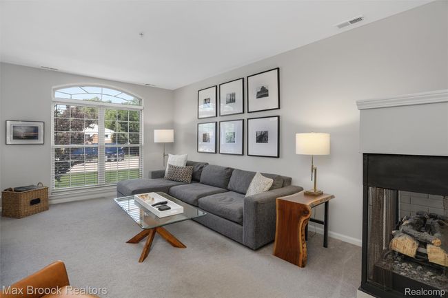 Living Room | Image 5