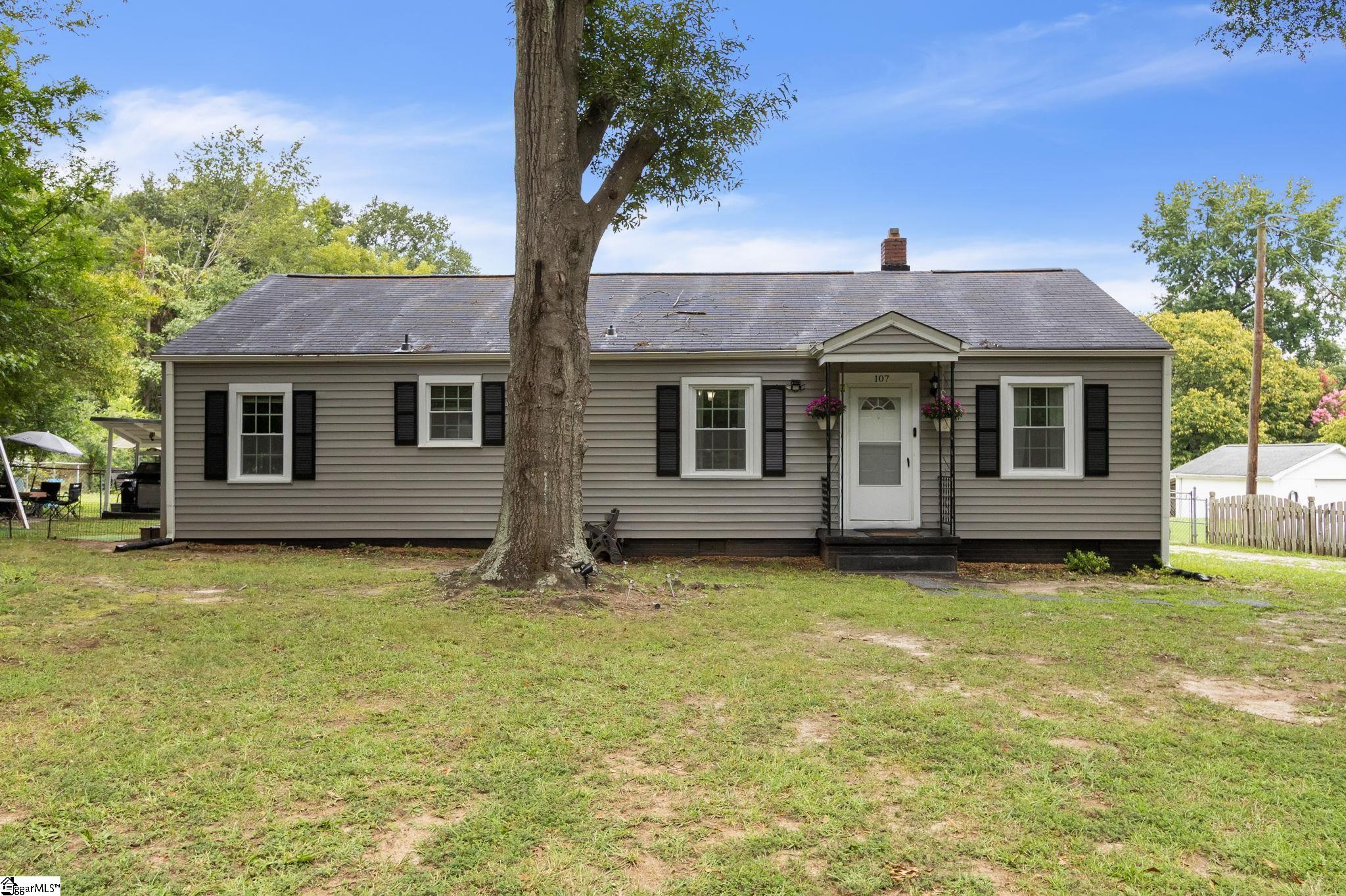 Piedmont Ave, Taylors, SC 29687