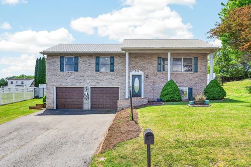 185 Cove Hills Dr, Wytheville, VA, 24382-4126 | Card Image