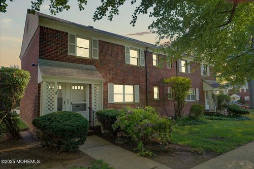 401-46 Manor Dr, Red Bank, NJ, 07701-2467 | Card Image