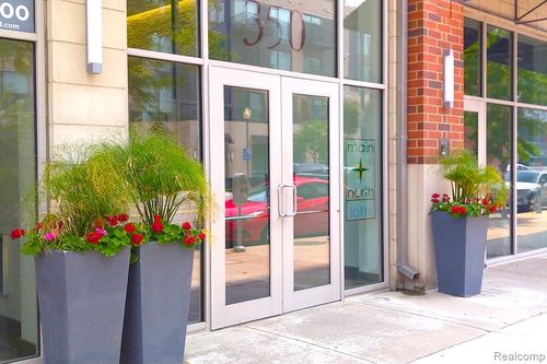 618-350 N Main St, Royal Oak, MI, 48067-4124 | Card Image