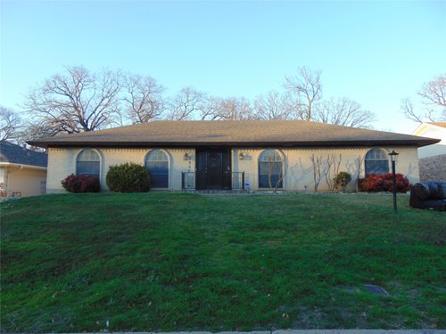 7233 Martha Ln, Fort Worth, TX, 76112-5348 | Card Image