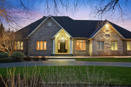 21 Bishop Crt, Glen Williams, ON, L7G6G8 | Card Image