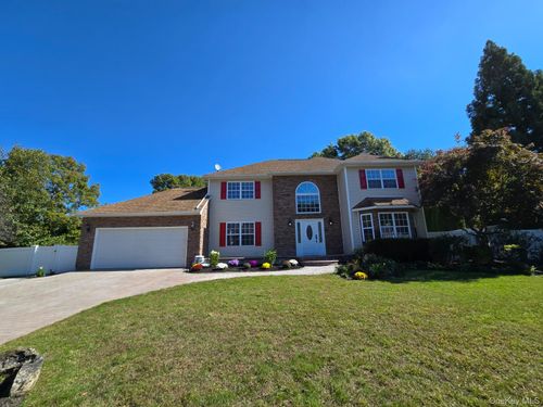 14 Adamson St, Selden, NY, 11784-2279 | Card Image