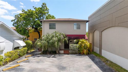 899 Sw 67th Ave, West Miami, FL, 33144-4712 | Card Image