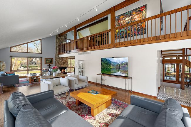 19911 Old Pond Ct, House other with 4 bedrooms, 4 bathrooms and null parking in Beverly Hills MI | Image 4