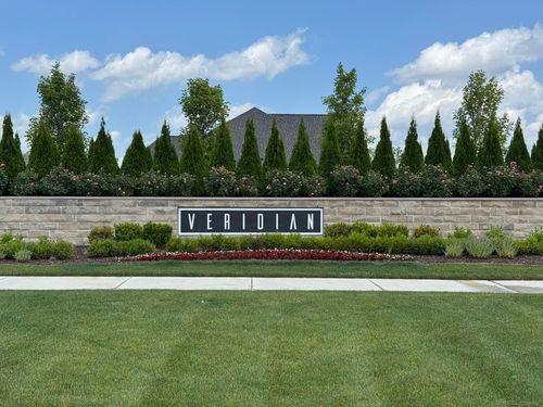 13836 Arthur Ct, Washington Township, MI, 48094-4021 | Card Image