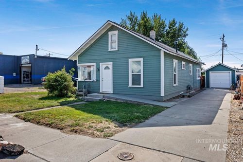 23 E 2nd Ave, Glenns Ferry, ID, 83623-2898 | Card Image