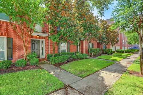 934 E Heights Hollow Ln, Houston, TX, 77007-7074 | Card Image