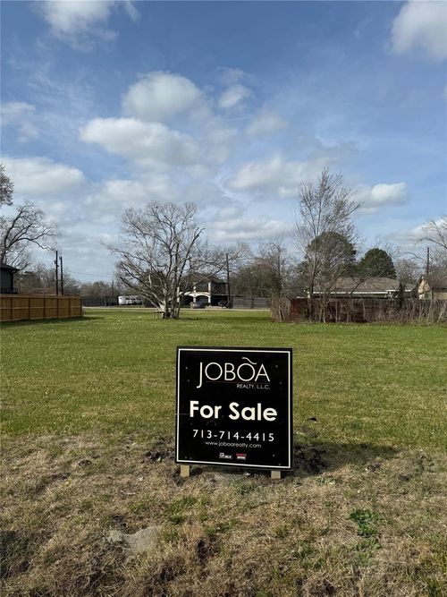 4913 Paula St, Houston, TX, 77033-4117 | Card Image