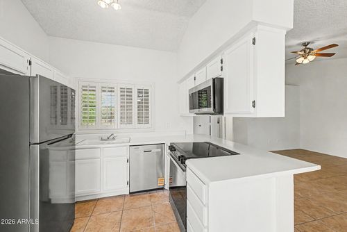201-255 S Kyrene Rd, Chandler, AZ, 85226-4437 | Card Image