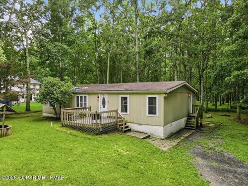 5620 Terrapin Trl, East Stroudsburg, PA, 18302-9033 | Card Image