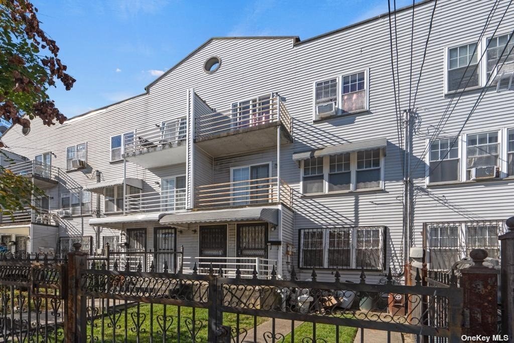 Beach 29th St, Far Rockaway, NY 11691