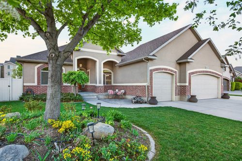 8062 S Ponds Lodge Dr, West Jordan, UT, 84081-1896 | Card Image