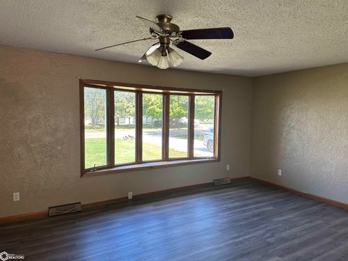 604 W 6th St, Lovilia, IA, 50150-7740 | Card Image