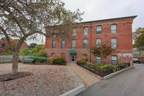 apt-111-100 Main St, Pembroke, NH, 03275-1240 | Card Image