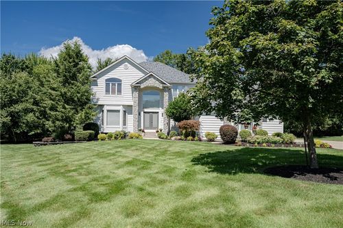 28495 Blue Pond Trl, Solon, OH, 44139-1584 | Card Image