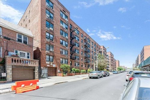 5c-83-25 Vietor Ave, Elmhurst, NY, 11373-3212 | Card Image