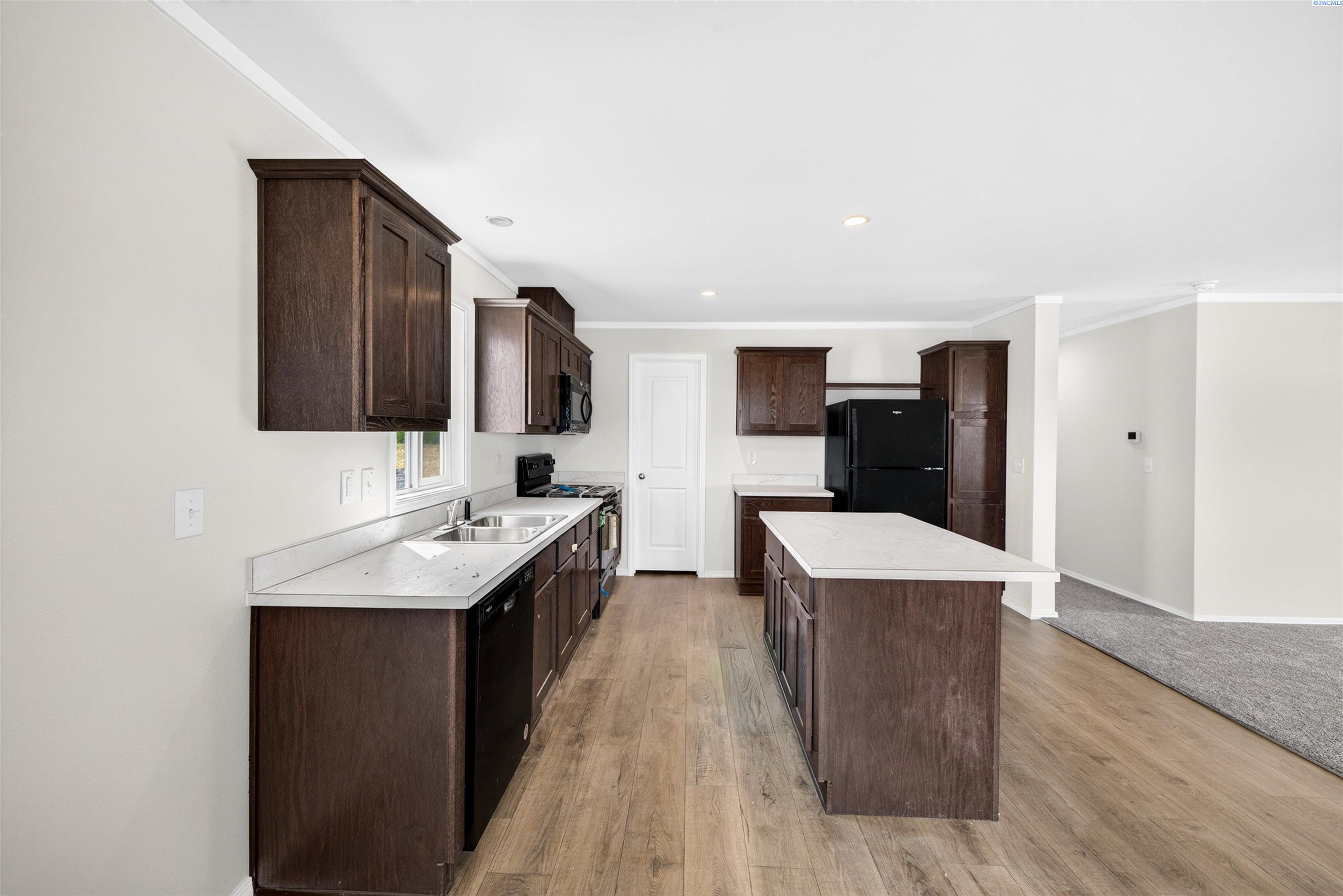 Residential in Sunnyside 5