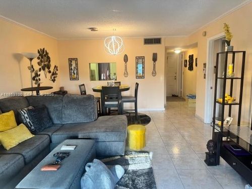 apt-306-4270 Nw 40th St, LAUDERDALE LAKES, FL, 33319-4837 | Card Image