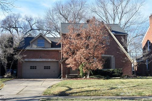 21216 N Park Dr, Fairview Park, OH, 44126-2318 | Card Image