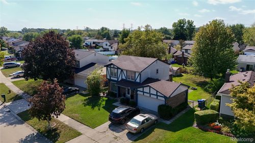 678 Kings Way, Canton, MI, 48188-1131 | Card Image