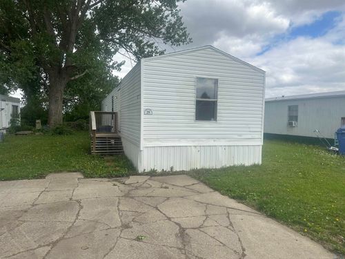 911 E Duke St, Vermillion, SD, 57069-1672 | Card Image