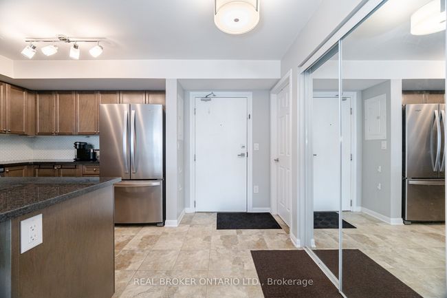 307 - 1045 Nadalin Hts, Condo with 2 bedrooms, 2 bathrooms and null parking in Milton ON | Image 5