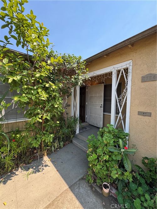 1750 Chestnut Ave, Long Beach, CA, 90813-1626 | Card Image