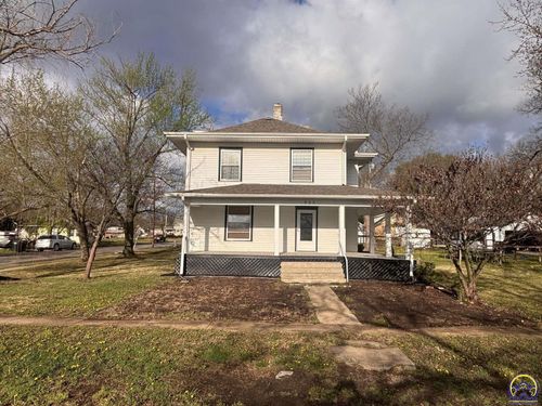333 Pine Rd, Cottonwood Falls, KS, 66845-9922 | Card Image