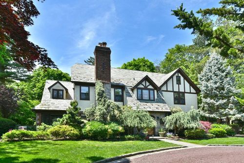 174 Nassau Blvd, Garden City, NY, 11530-1223 | Card Image