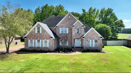 221 Flagstone Dr, Jackson, TN, 38305-8583 | Card Image