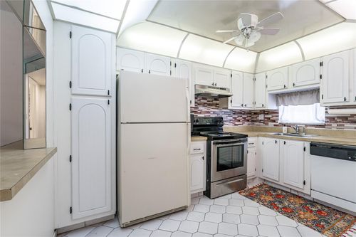apt-102-361 S Hollybrook Dr, Pembroke Pines, FL, 33025-1205 | Card Image