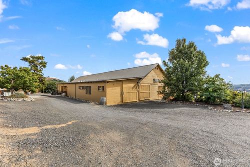 151 Rowe Hill Dr, Naches, WA, 98937-9631 | Card Image
