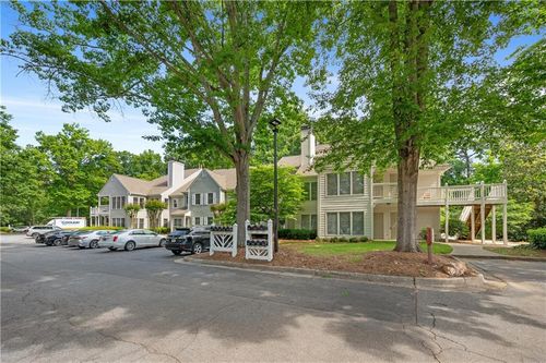 601 Abingdon Way, Sandy Springs, GA, 30328-1683 | Card Image